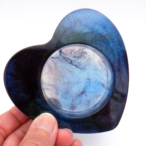 Heart Shaped Tea light Candleholder / Trinket Dish - Picture 6 of 9